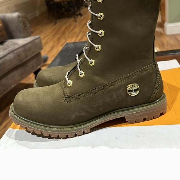 NWT, WATERPROOF, Timberland Fleece lined, Suede Olive Green Boots, 9.5 - Picture 3 of 4